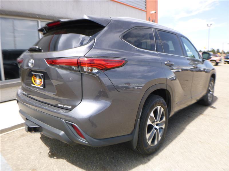 used 2022 Toyota Highlander car, priced at $28,386