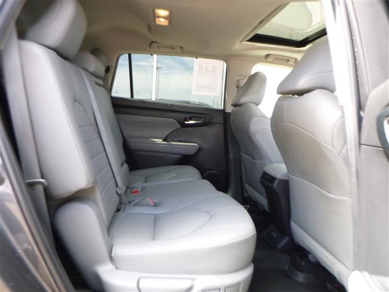 used 2022 Toyota Highlander car, priced at $28,386