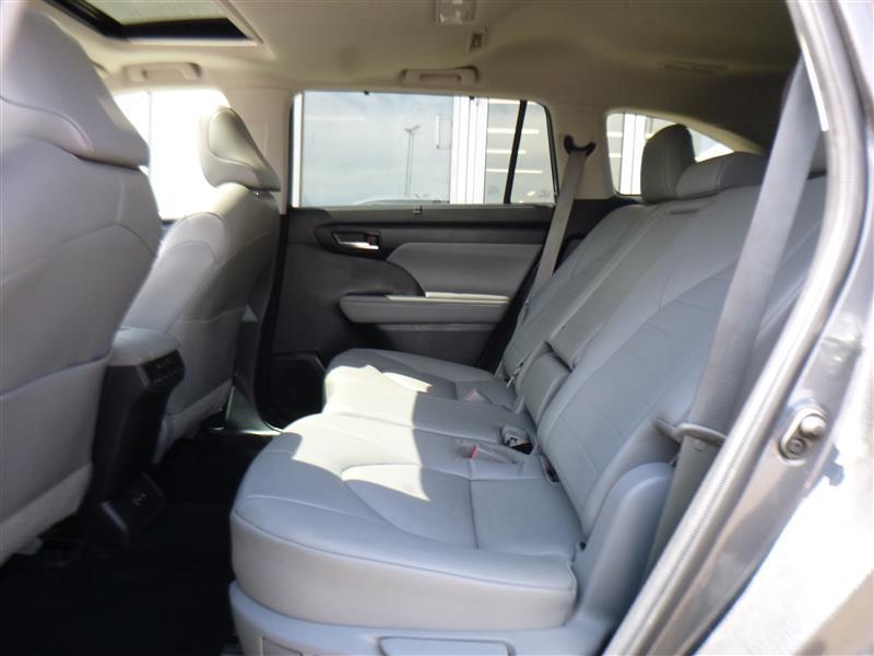 used 2022 Toyota Highlander car, priced at $28,386