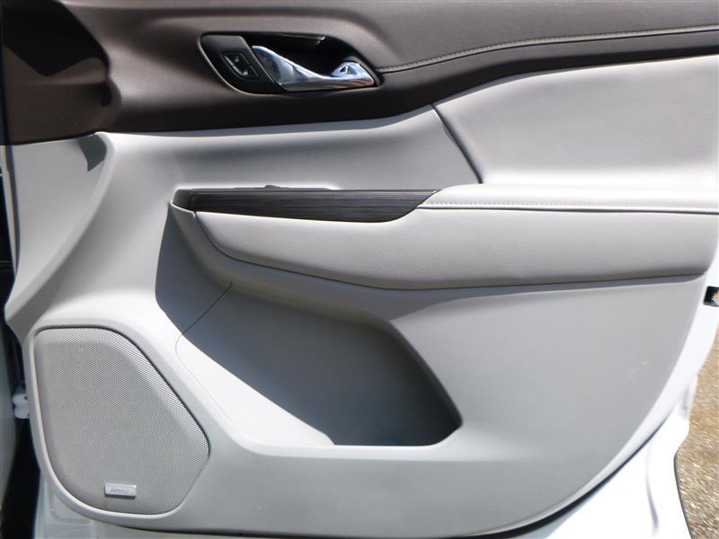 used 2023 GMC Acadia car, priced at $25,192