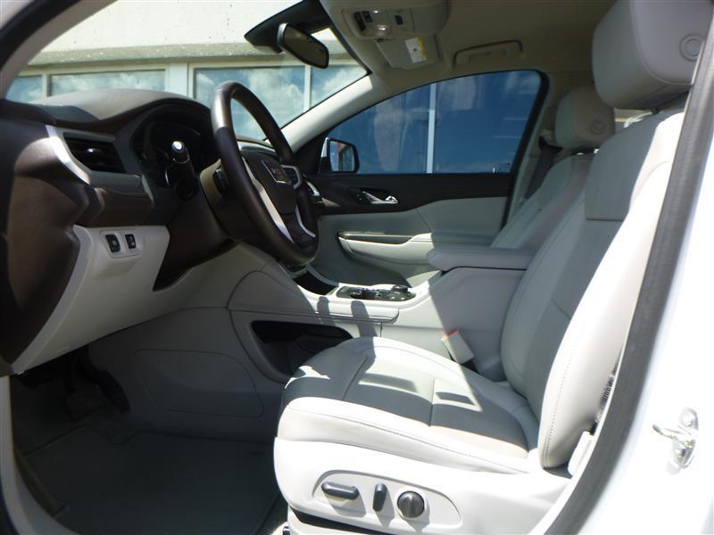 used 2023 GMC Acadia car, priced at $25,192