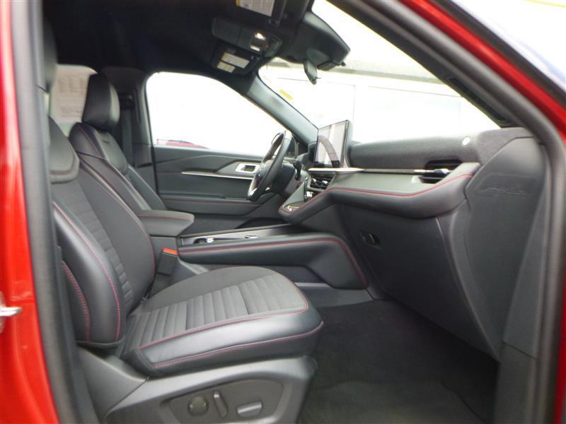used 2025 Ford Explorer car, priced at $41,031