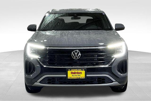 new 2025 Volkswagen Atlas Cross Sport car, priced at $39,999