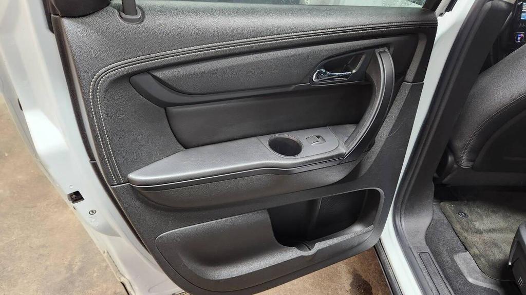 used 2016 Chevrolet Traverse car, priced at $10,995