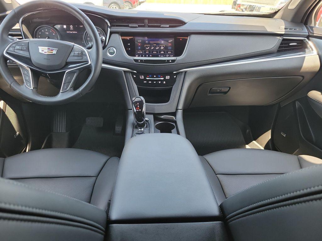 used 2025 Cadillac XT5 car, priced at $46,965