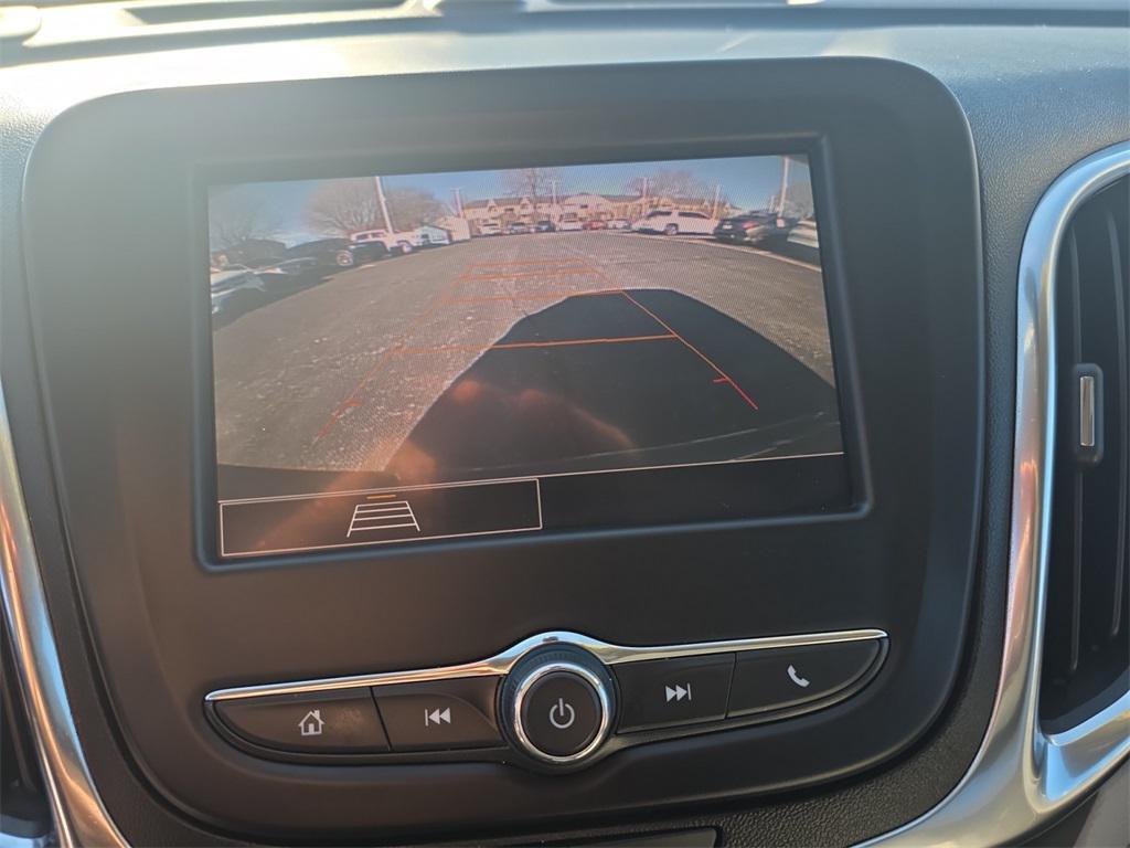 used 2023 Chevrolet Equinox car, priced at $15,900