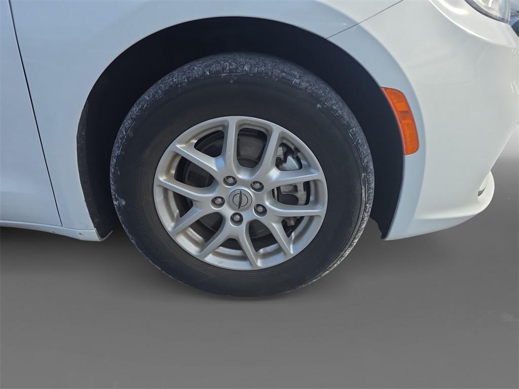 used 2023 Chrysler Pacifica car, priced at $22,800