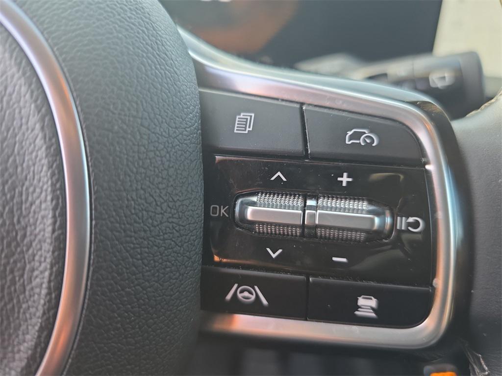 used 2024 Kia Sorento car, priced at $27,500