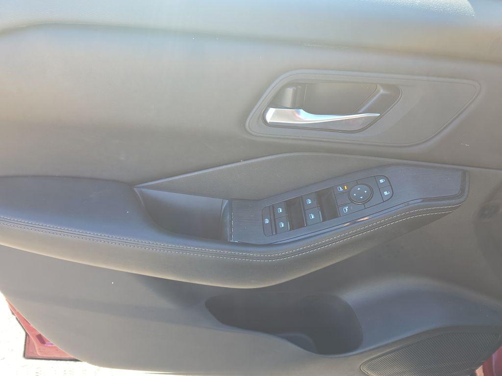 used 2024 Nissan Rogue car, priced at $18,999