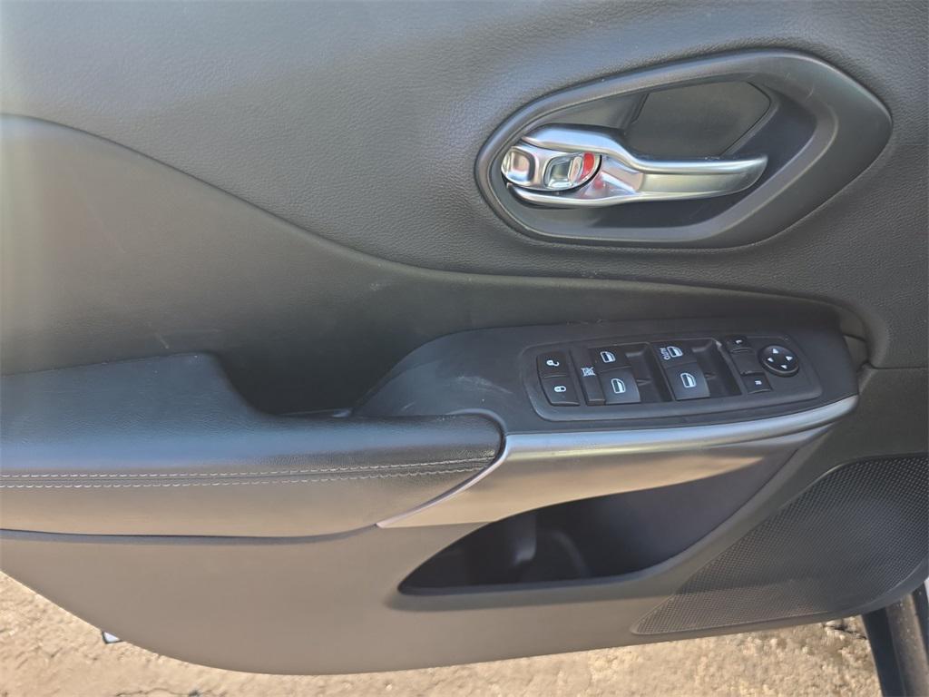 used 2019 Jeep Cherokee car, priced at $12,880