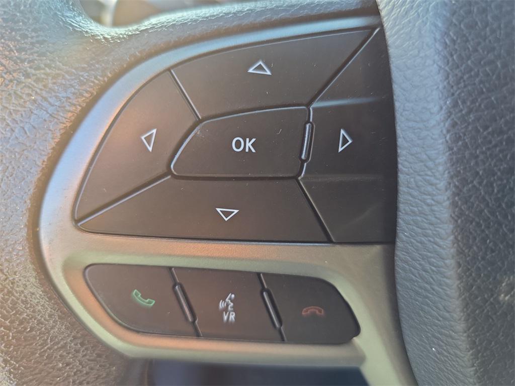 used 2019 Jeep Cherokee car, priced at $12,880