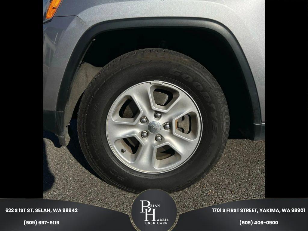 used 2016 Jeep Grand Cherokee car, priced at $13,999