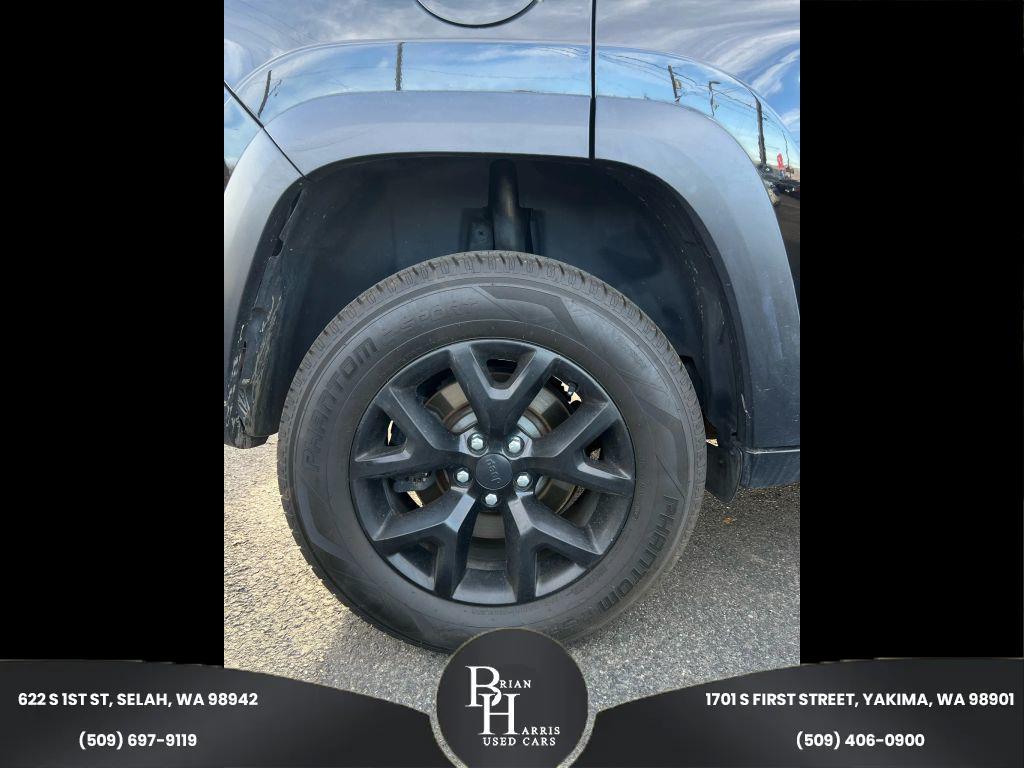 used 2017 Jeep Cherokee car, priced at $12,999