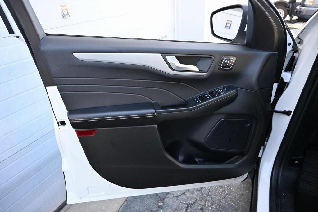 used 2024 Ford Escape car, priced at $25,999