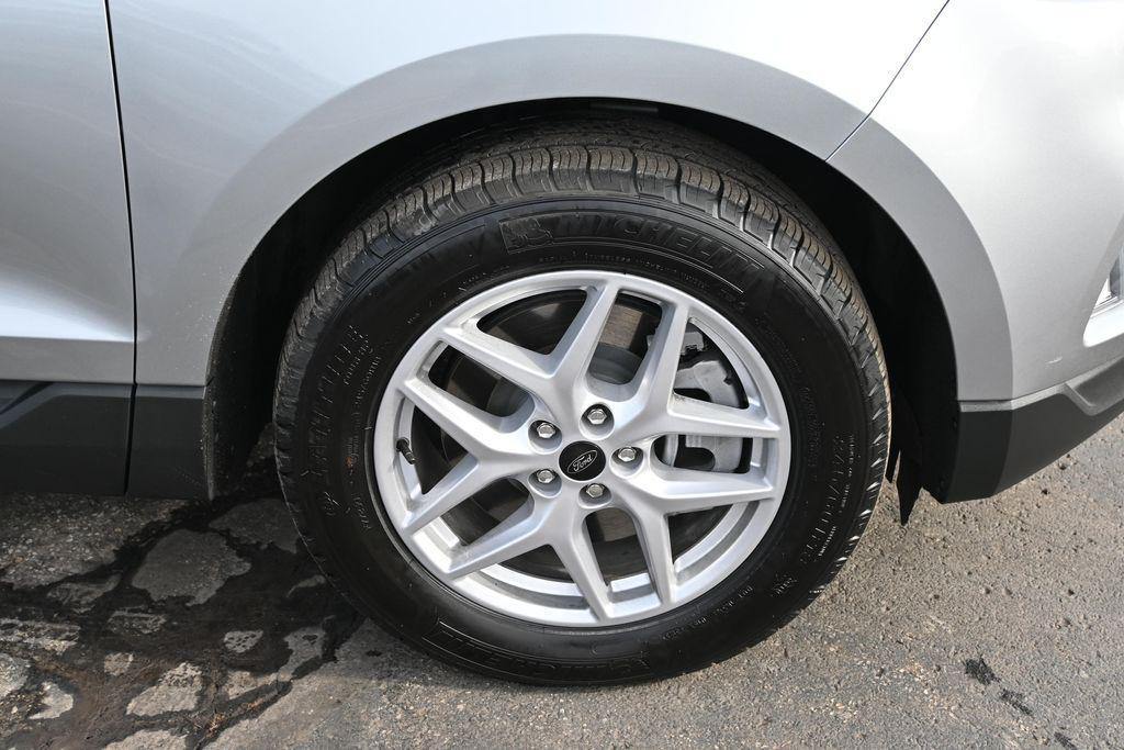 used 2024 Ford Edge car, priced at $29,992