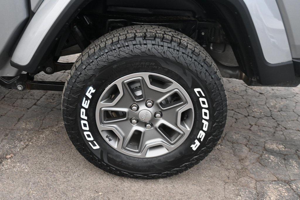 used 2020 Jeep Gladiator car, priced at $25,432