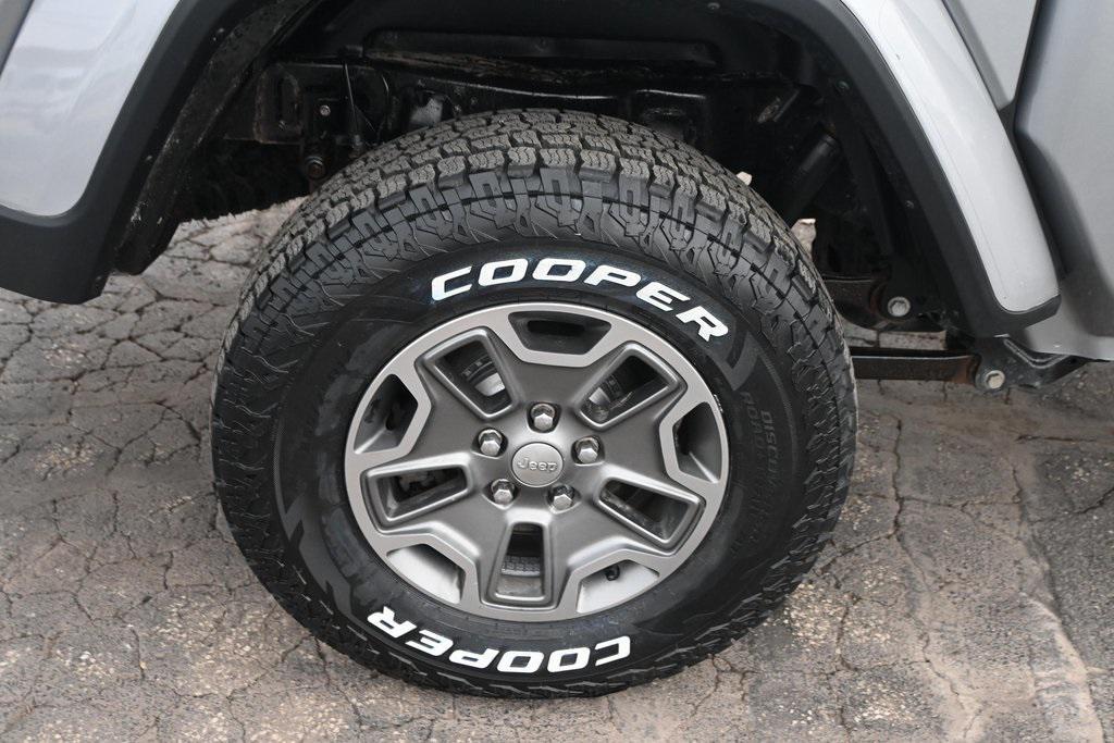 used 2020 Jeep Gladiator car, priced at $25,432