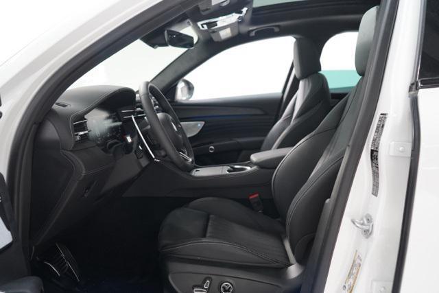 new 2025 Maserati Grecale car, priced at $89,915