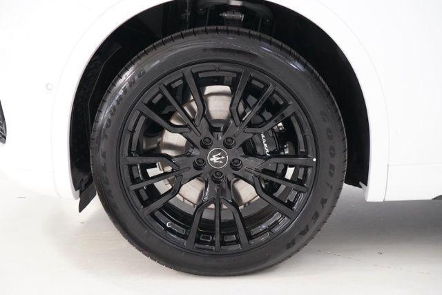 new 2025 Maserati Grecale car, priced at $78,495