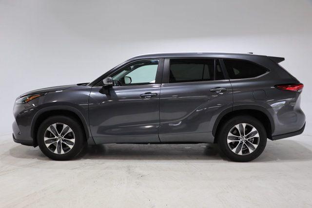 used 2023 Toyota Highlander car, priced at $35,532