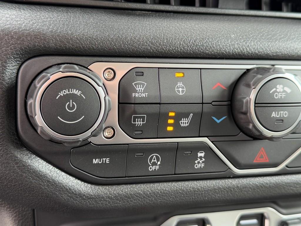 new 2026 Jeep Wrangler car, priced at $44,785