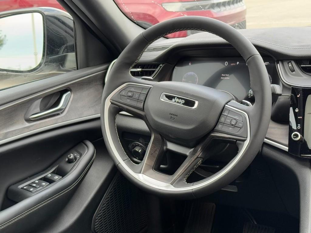 new 2026 Jeep Grand Cherokee car, priced at $41,190