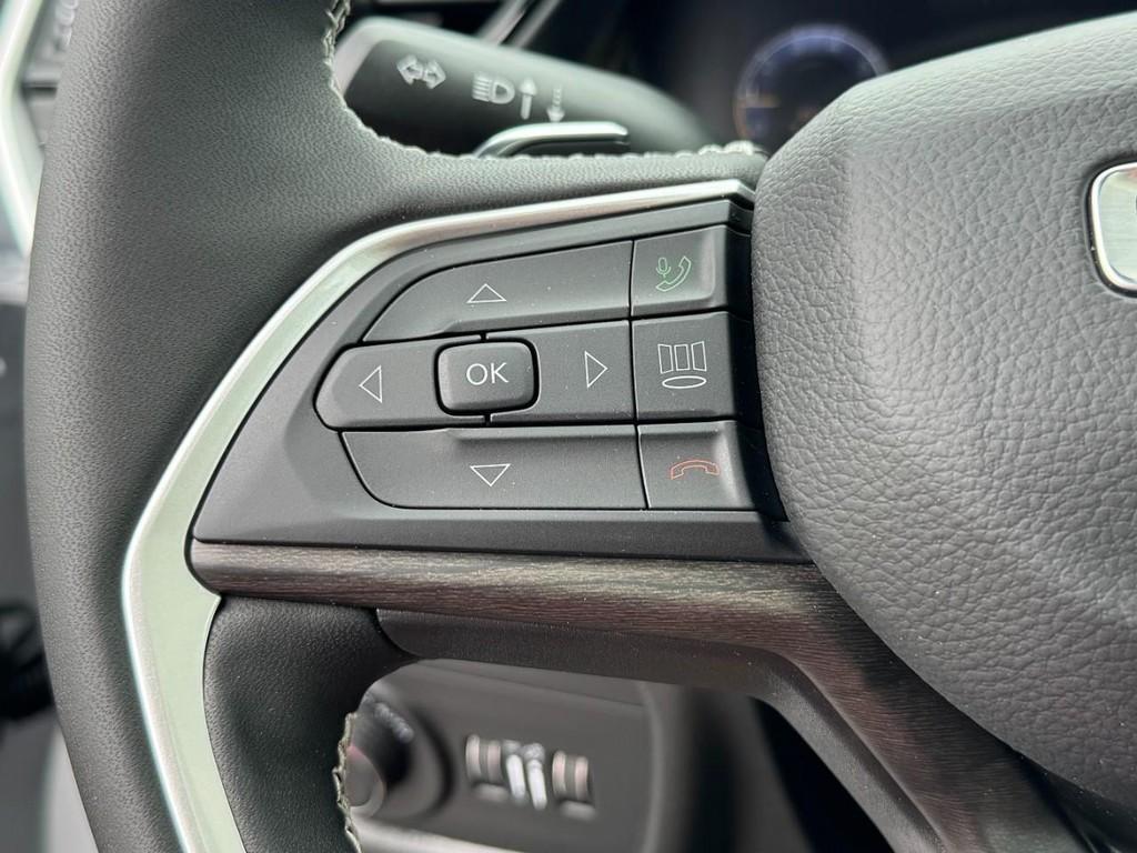new 2026 Jeep Grand Cherokee L car, priced at $42,105