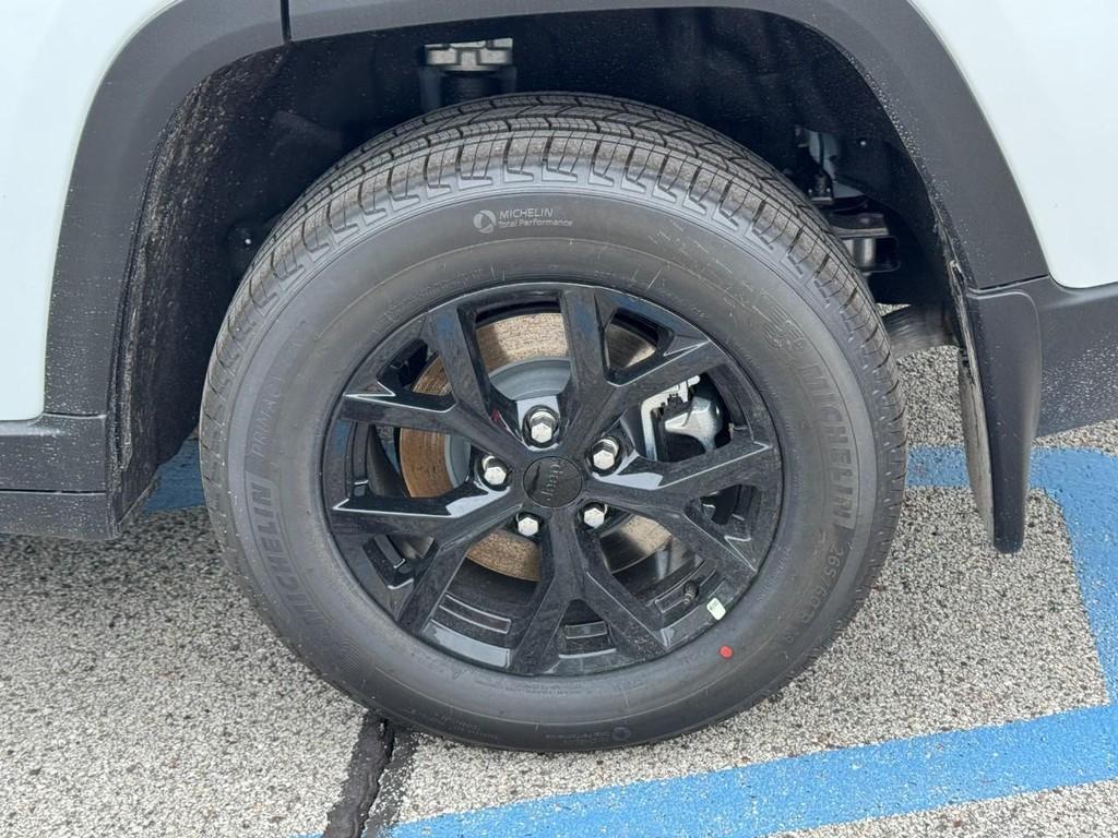 new 2026 Jeep Grand Cherokee L car, priced at $42,105