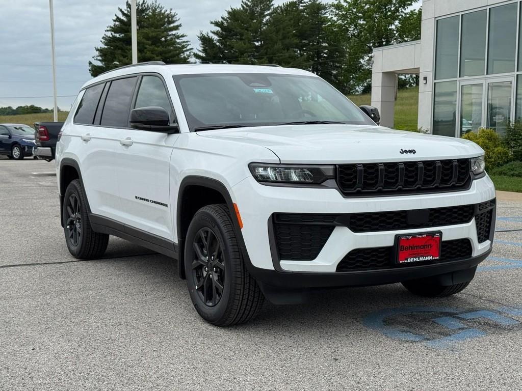 new 2026 Jeep Grand Cherokee L car, priced at $42,105