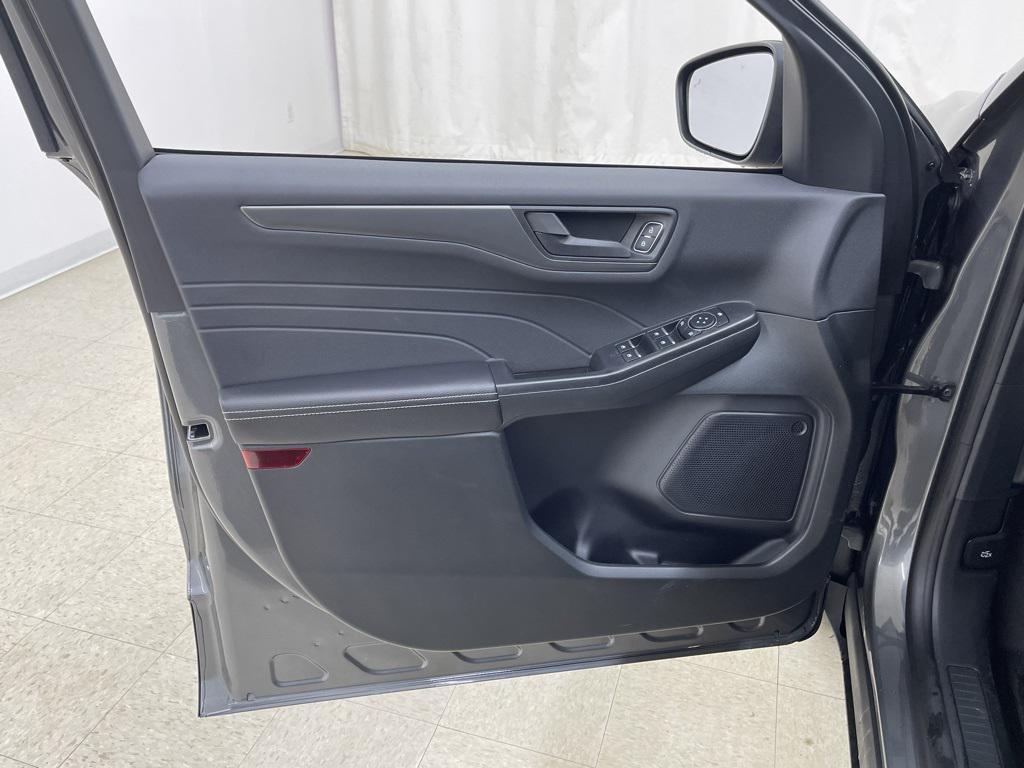 new 2026 Ford Escape car, priced at $33,495