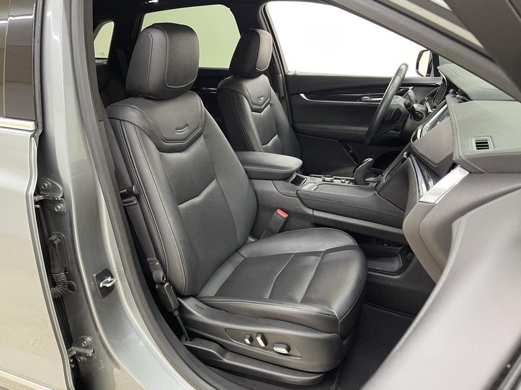 used 2023 Cadillac XT5 car, priced at $33,991