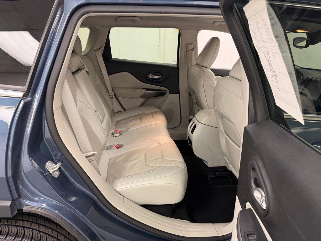used 2020 Jeep Cherokee car, priced at $13,998