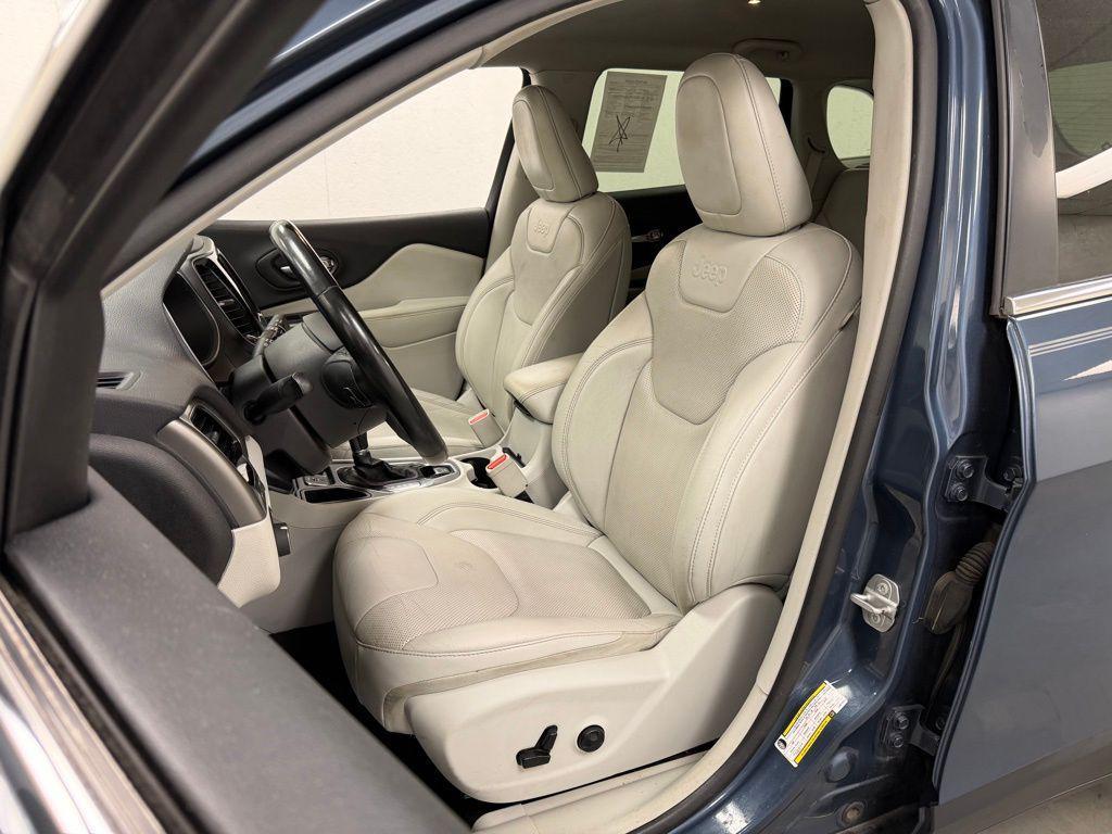 used 2020 Jeep Cherokee car, priced at $13,998