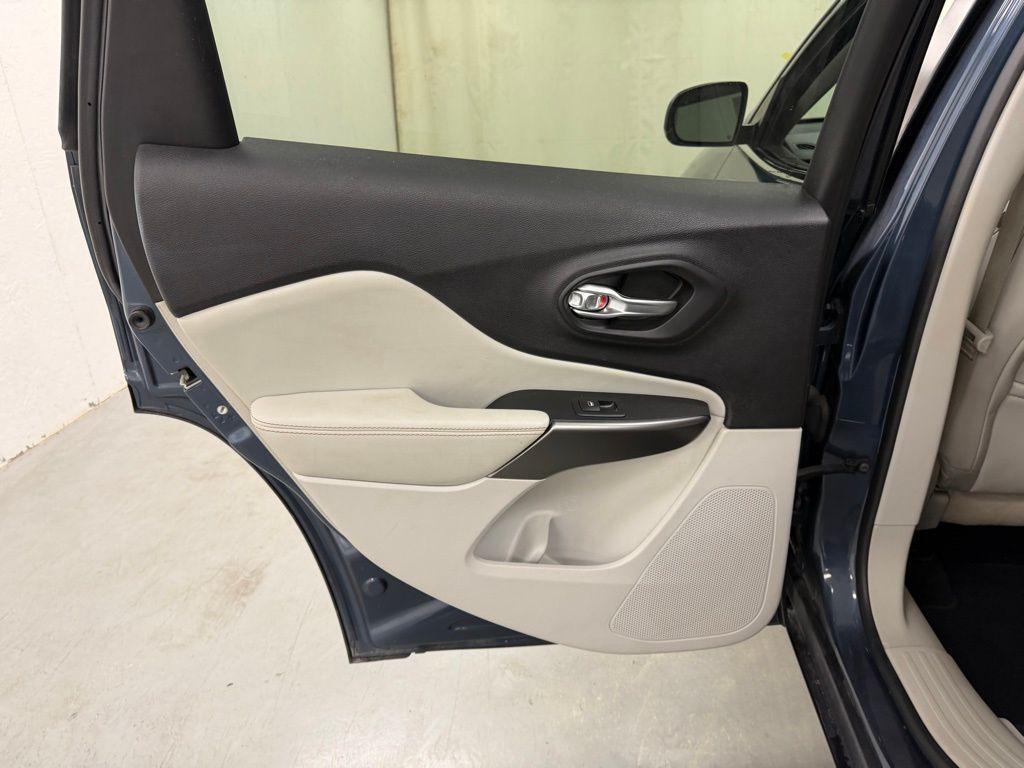 used 2020 Jeep Cherokee car, priced at $13,998
