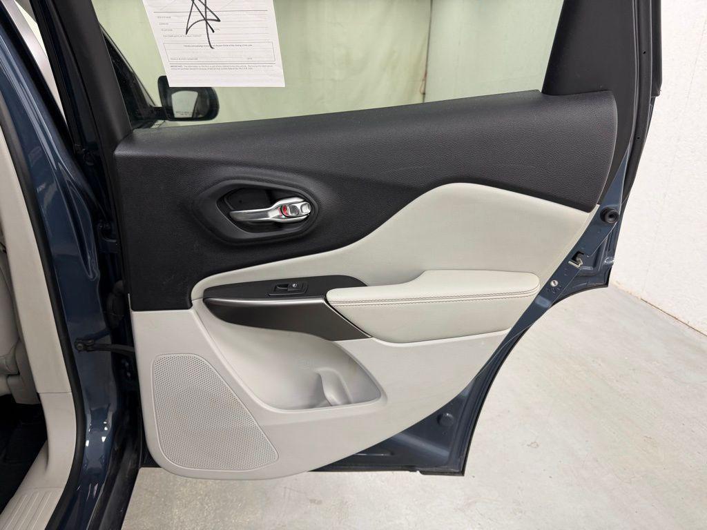 used 2020 Jeep Cherokee car, priced at $13,998