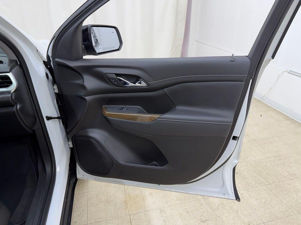 used 2023 GMC Acadia car, priced at $26,787