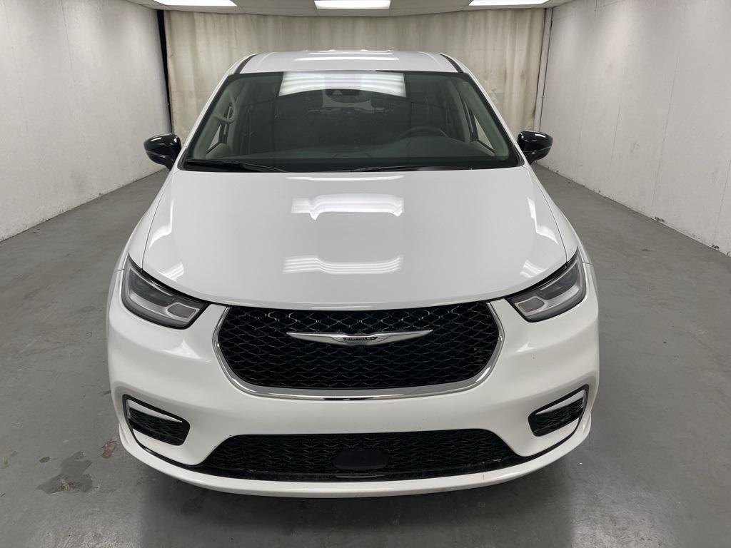 used 2024 Chrysler Pacifica car, priced at $25,586
