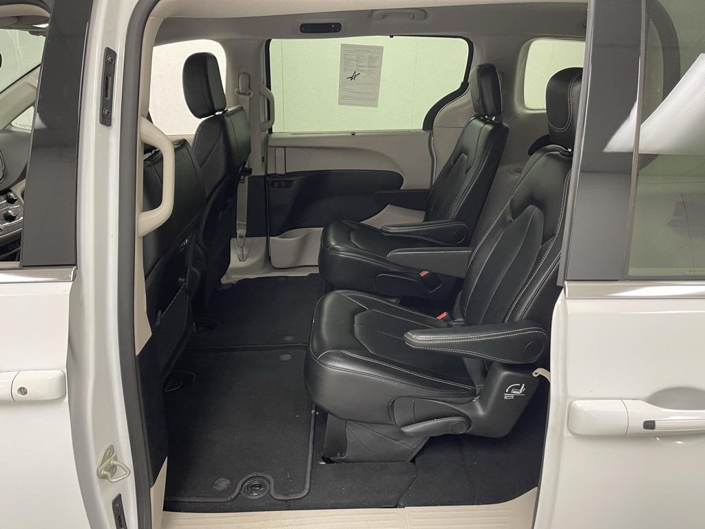 used 2024 Chrysler Pacifica car, priced at $25,586