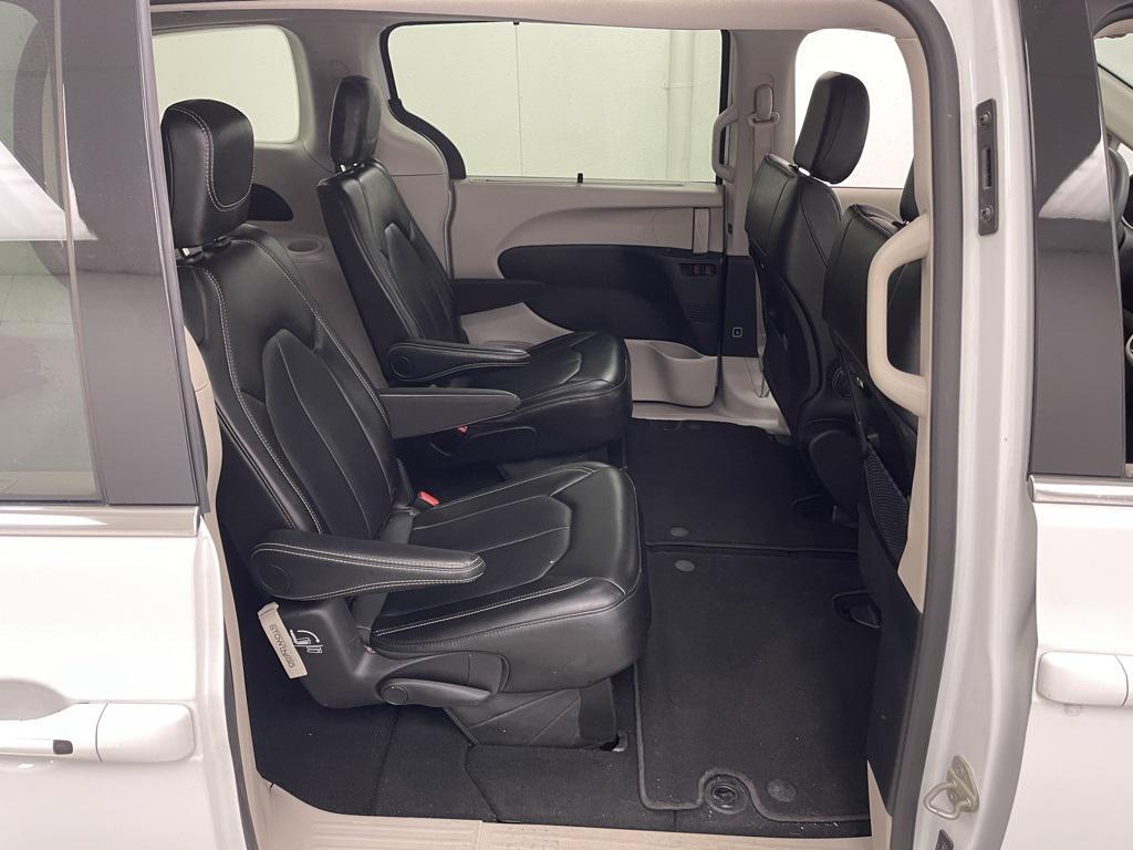 used 2024 Chrysler Pacifica car, priced at $25,586