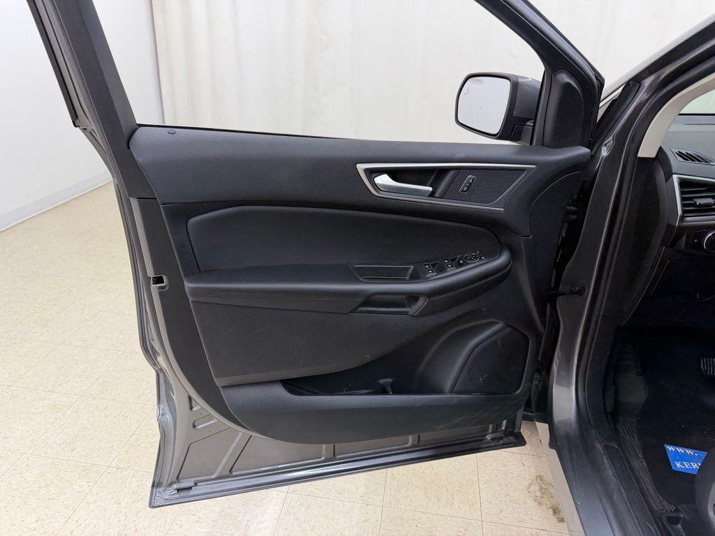 used 2024 Ford Edge car, priced at $27,306