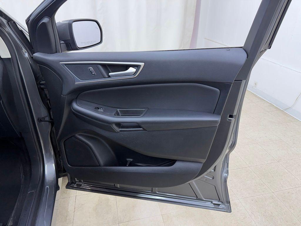 used 2024 Ford Edge car, priced at $27,306