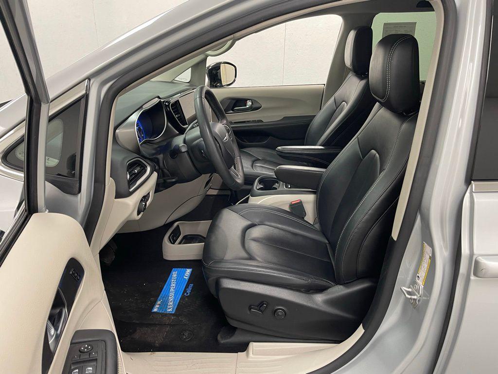 used 2024 Chrysler Pacifica car, priced at $24,810