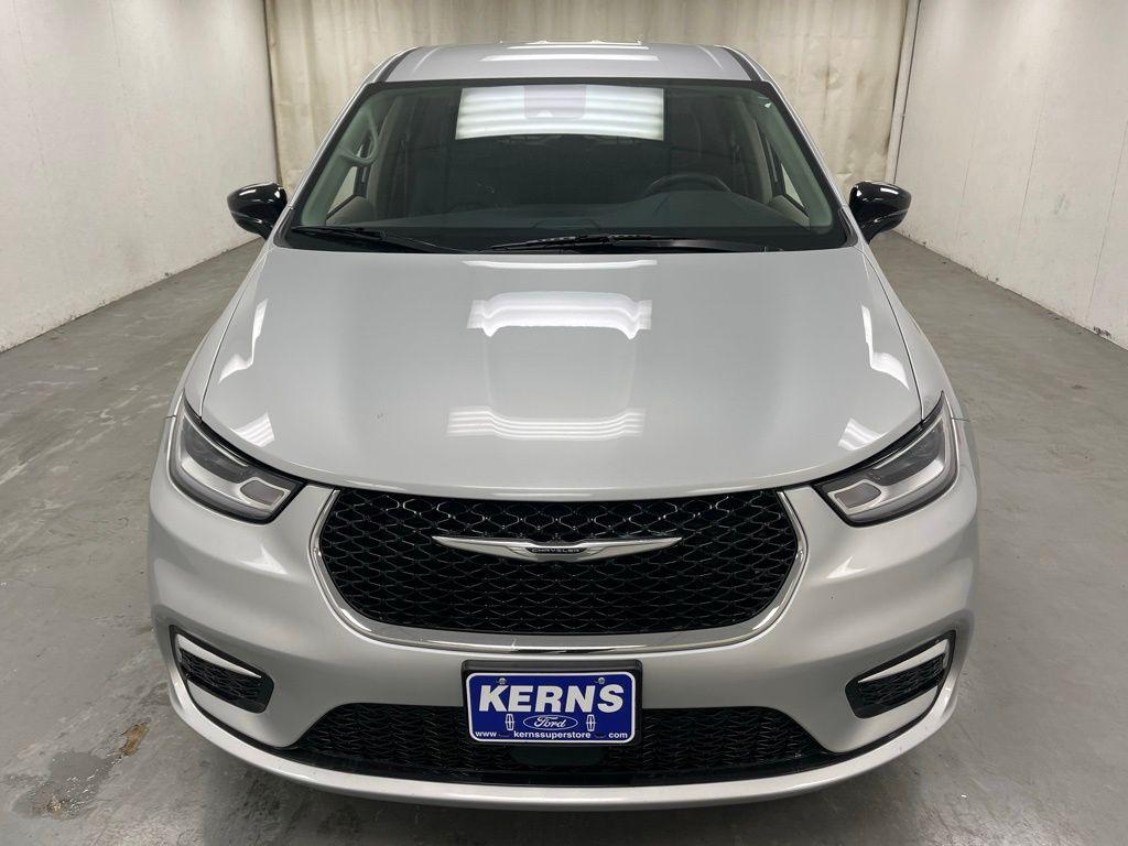 used 2024 Chrysler Pacifica car, priced at $24,810