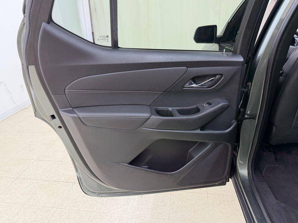 used 2022 Chevrolet Traverse car, priced at $22,465