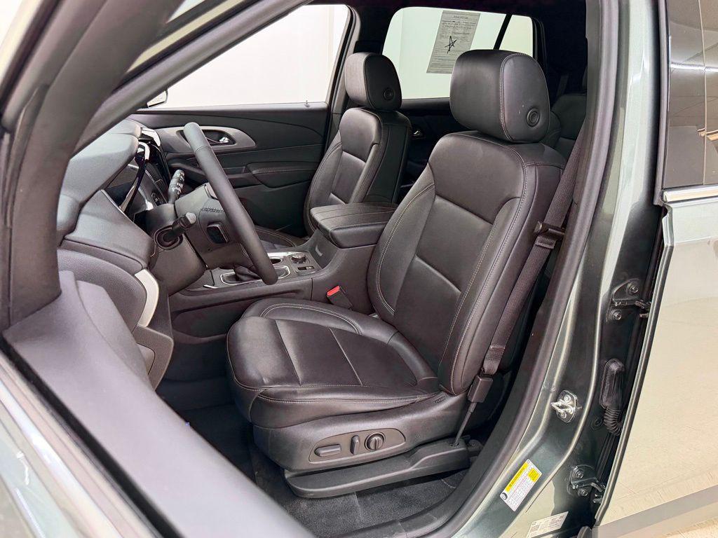 used 2022 Chevrolet Traverse car, priced at $22,465