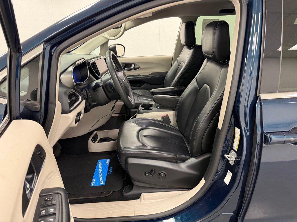 used 2023 Chrysler Pacifica car, priced at $22,221