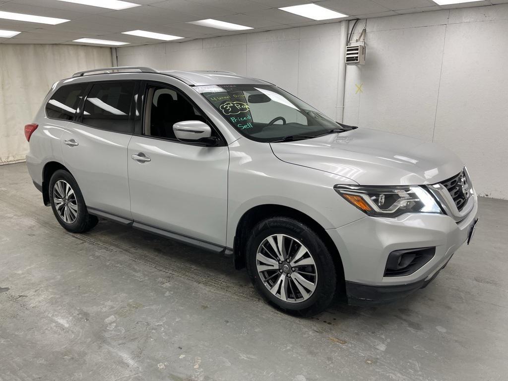 used 2020 Nissan Pathfinder car, priced at $18,288