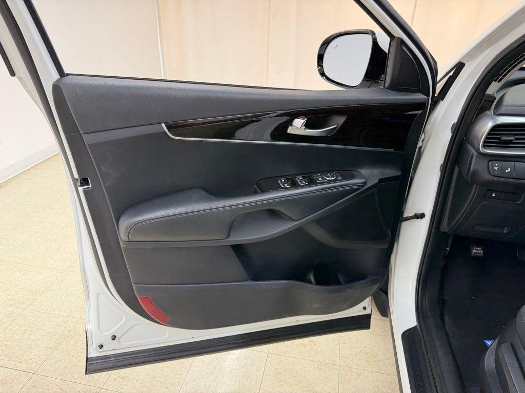 used 2020 Kia Sorento car, priced at $13,697