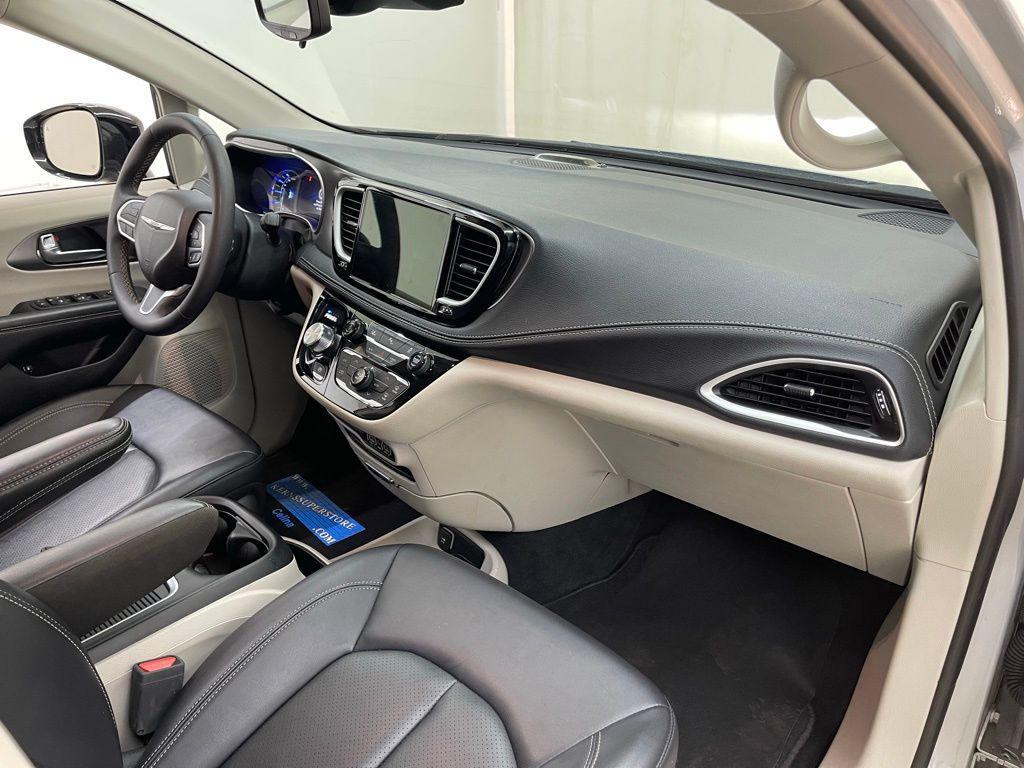 used 2024 Chrysler Pacifica Hybrid car, priced at $21,600