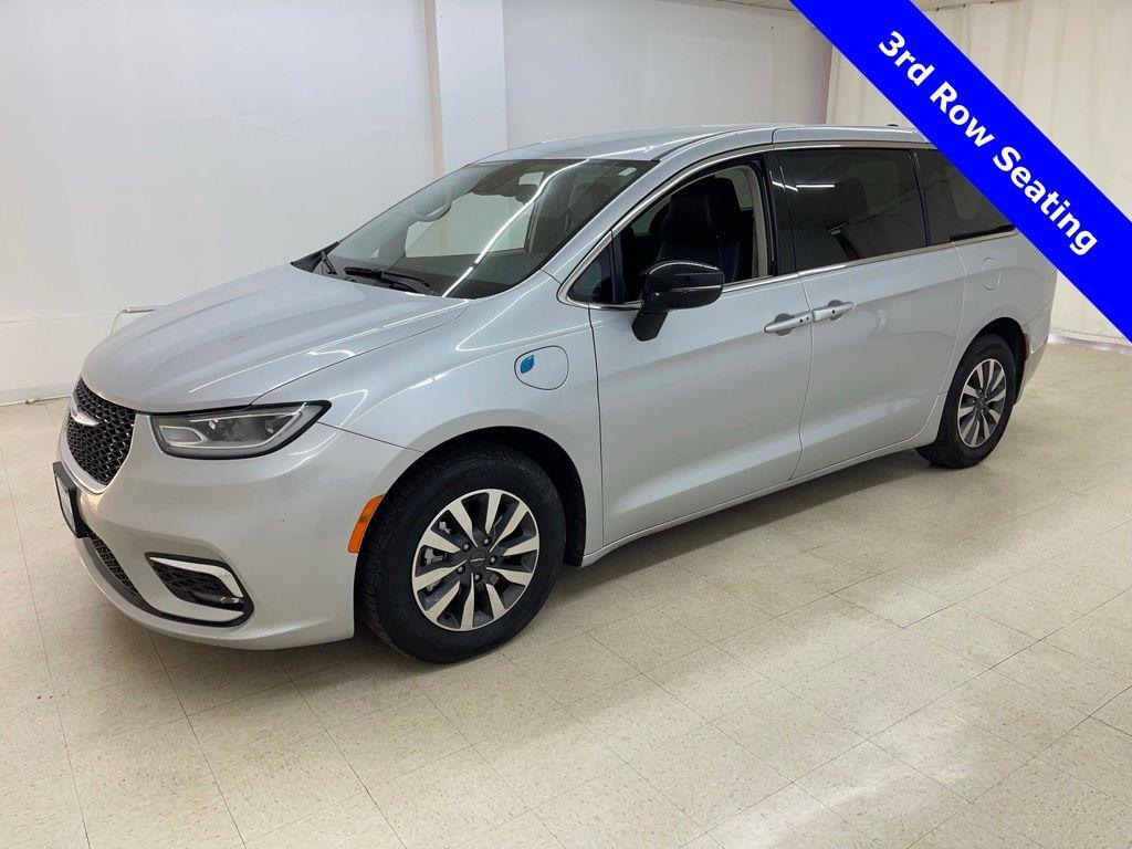 used 2024 Chrysler Pacifica Hybrid car, priced at $21,600